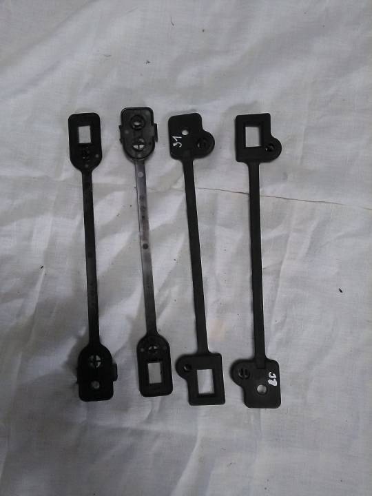 Plastové vymezovací pásky pod přední sedadla - PEUGEOT - 307 (3A/C)