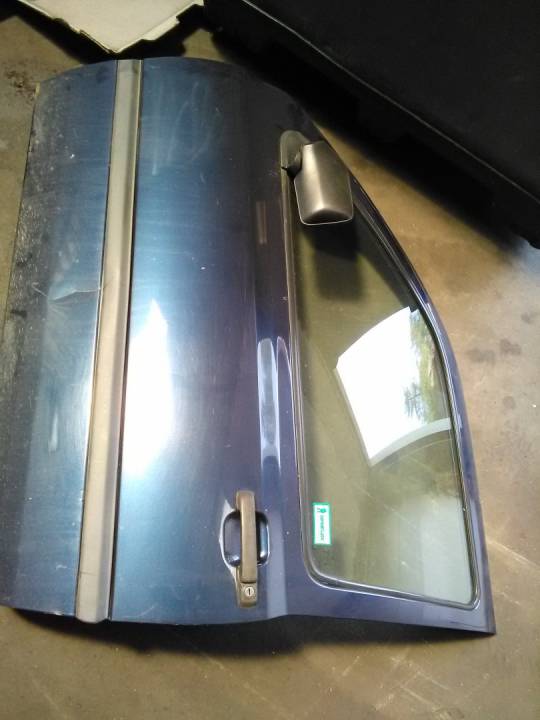 Levé přední Levé přední dveře - VOLKSWAGEN - GOLF III (1H1)