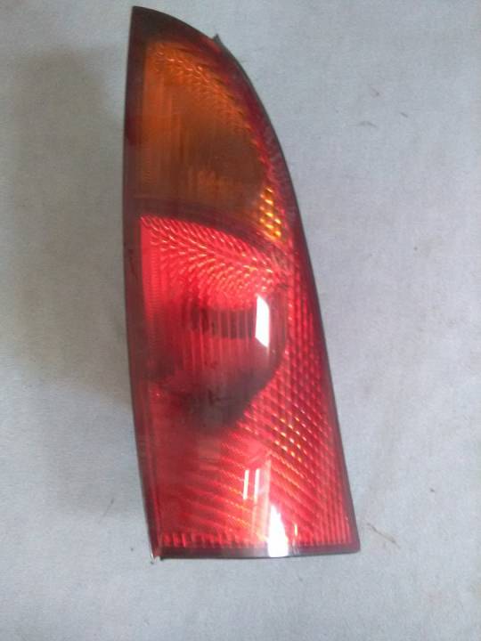 Pravé zadní světlo - FORD - FOCUS karoserie/kombi (DNW)