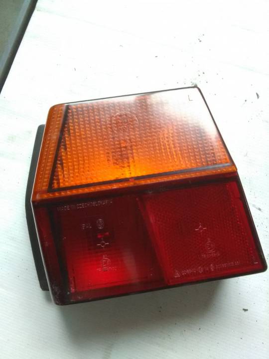 Levá zadní lampa - ŠKODA - FAVORIT (781)