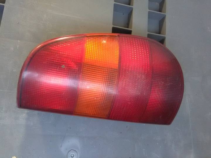 Levá zadní lampa - VOLKSWAGEN - CADDY II karoserie (9K9A)