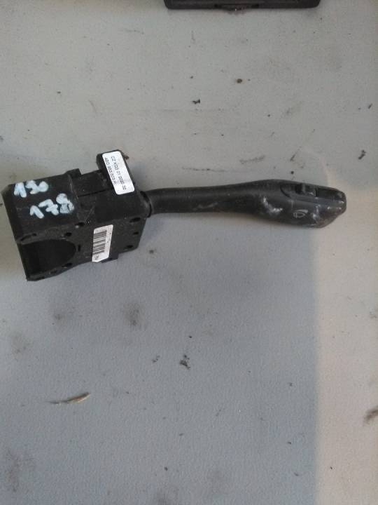 Páčka stěračů - ŠKODA - OCTAVIA I (1U2)