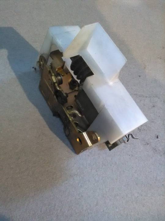 Levý přední zámek dveří - centrál - RENAULT - Megane Scenic