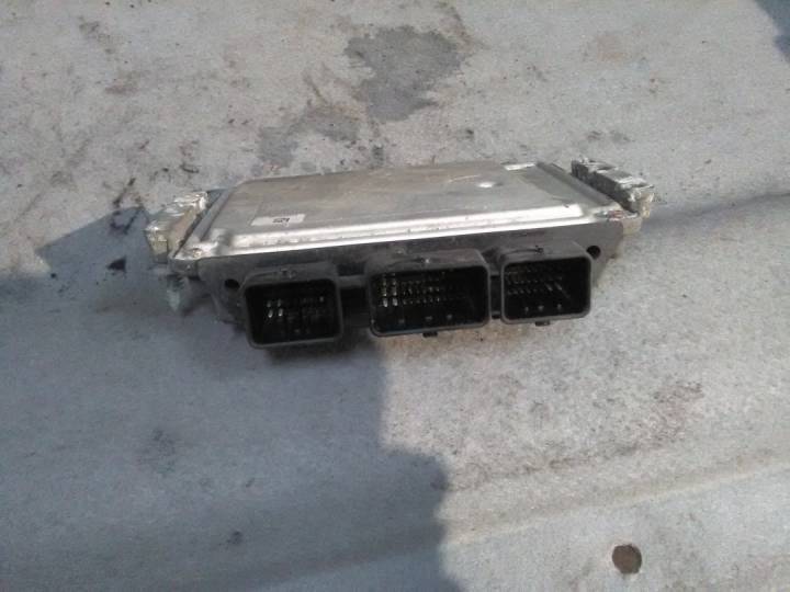 Řídící jednotka motoru - FORD - FOCUS II combi