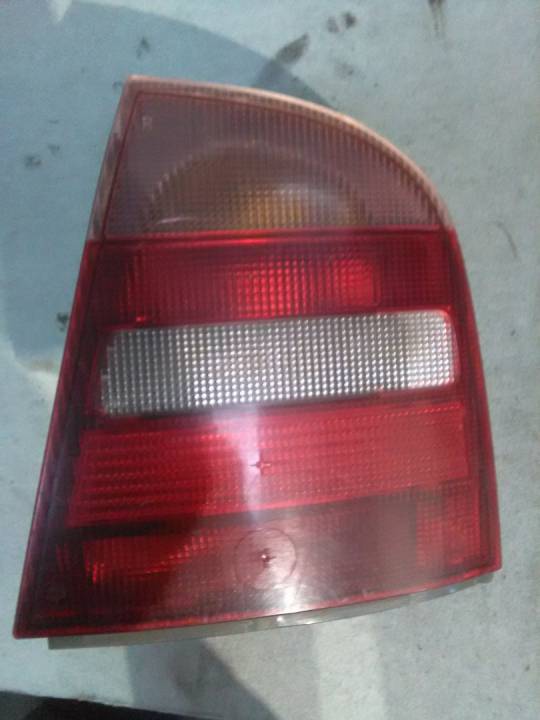 Pravé zadní světlo - ŠKODA - OCTAVIA I sedan,samonos.,5Dv.