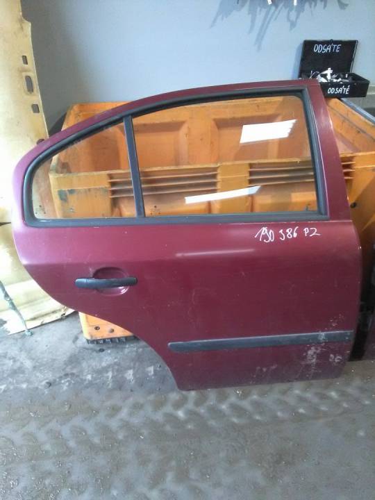 Pravé zadní dveře - ŠKODA - OCTAVIA I sedan,samonos.,5Dv.