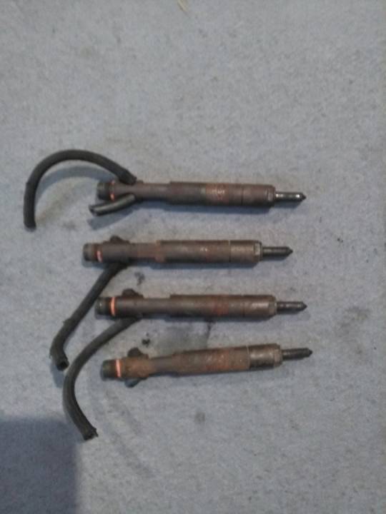 Palivové vstřiky 4 ks - FORD - FOCUS hatchback, 5DV.