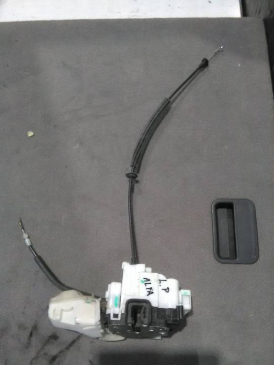 Levý přední zámek dveří - ALFA - Romeo 159 AC KOMBI