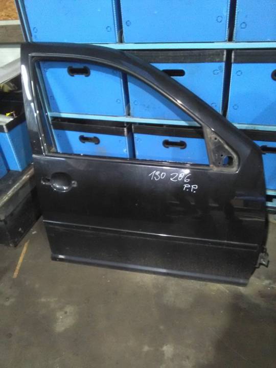 Pravé přední dveře - VOLKSWAGEN - Golf 1.6, hatchback