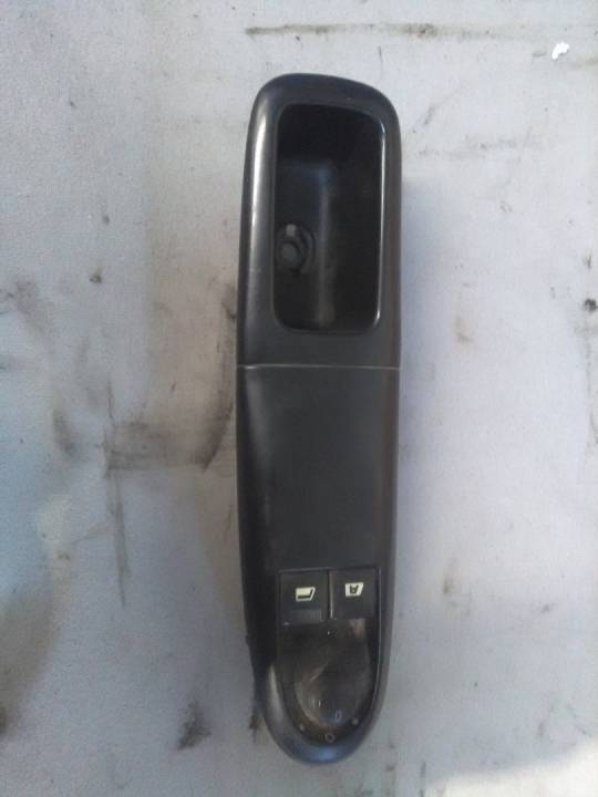 Ovládání oken u řidiče - PEUGEOT - 406 sedan, samonosná