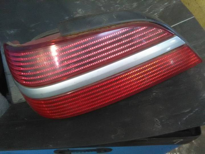 Levé zadní světlo - PEUGEOT - 406 sedan, samonosná