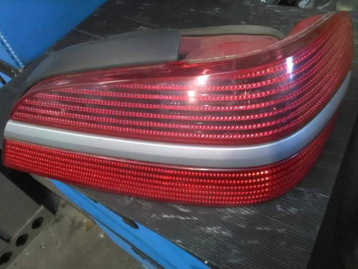 Pravé zadní světlo - PEUGEOT - 406 sedan, samonosná