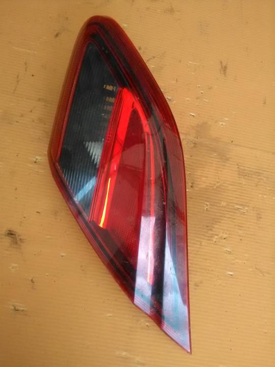 Pravé zadní světlo - kufr - OPEL - CORSA E (X15)