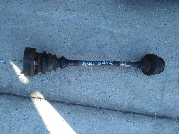 Levá přední poloosa - VOLKSWAGEN - PASSAT (3B3)