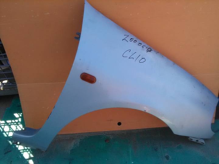 Pravý přední blatník - RENAULT - CLIO II (BB_, CB_)