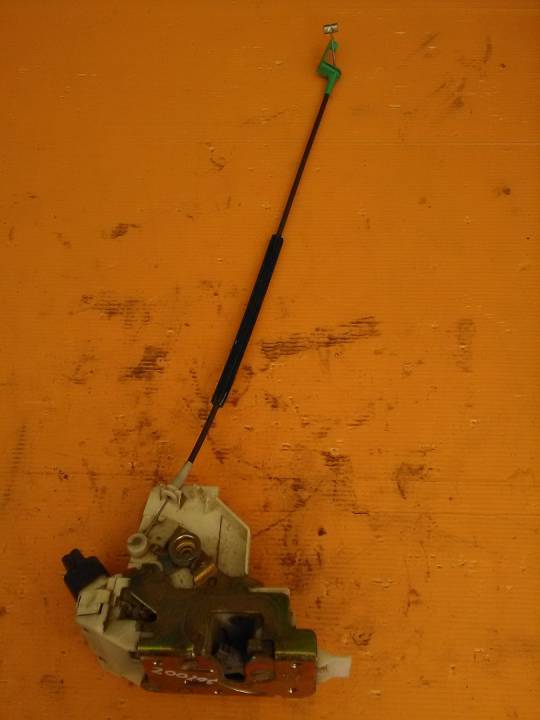 Pravý zadní zámek dveří - centrál - FORD - MONDEO II sedan (BFP)