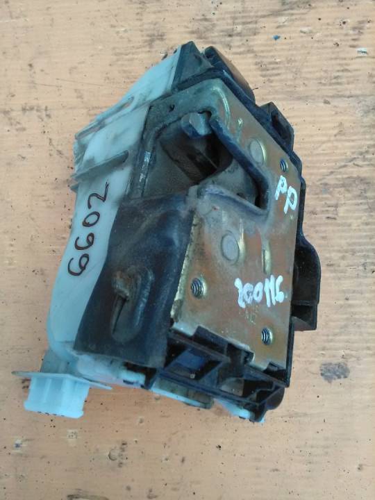 Pravý přední zámek dveří - centrál - VOLKSWAGEN - GOLF III (1H1)