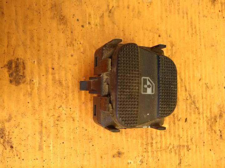 Ovládání stahování okna elektrické - VOLKSWAGEN - GOLF III (1H1)