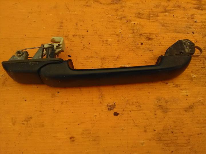 Vnější klika pravých zadních dveří - VOLKSWAGEN - GOLF III (1H1)