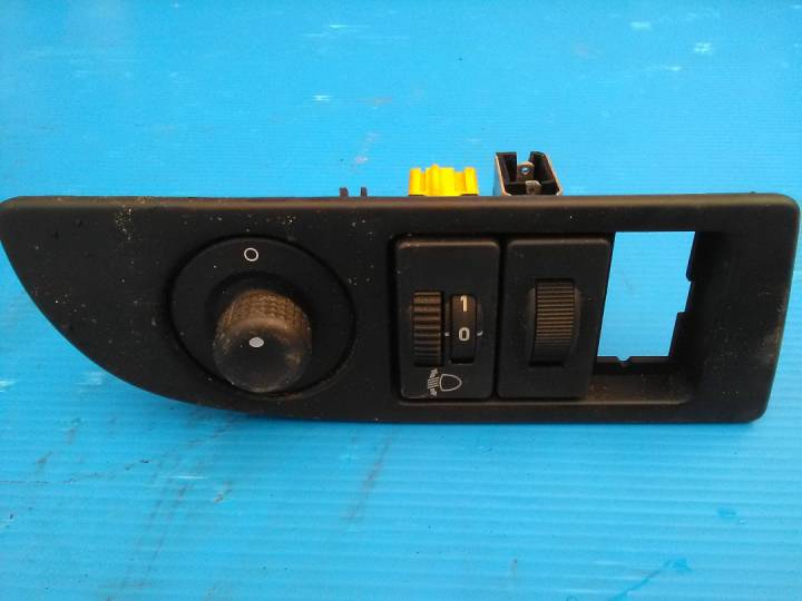 Ovládání výškového nastavení světel a nastavení zrcátek - CITROEN - XSARA coupé (N0)