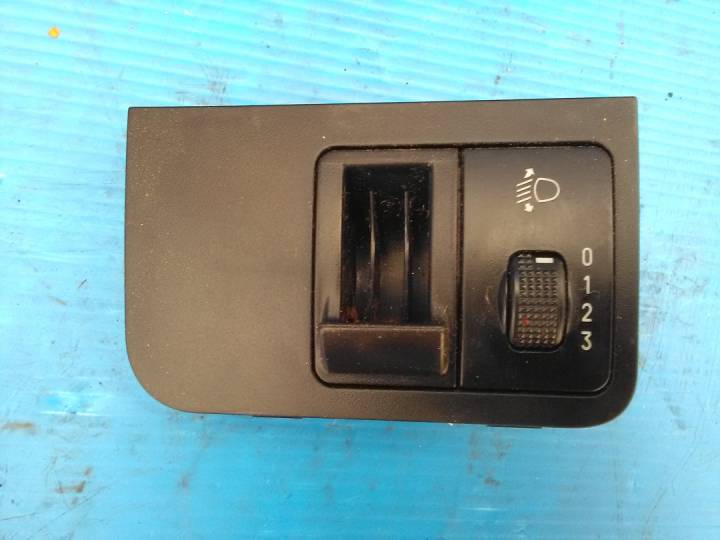 Ovládání výškového nastavení světel - CHEVROLET - SPARK (M200, M250)