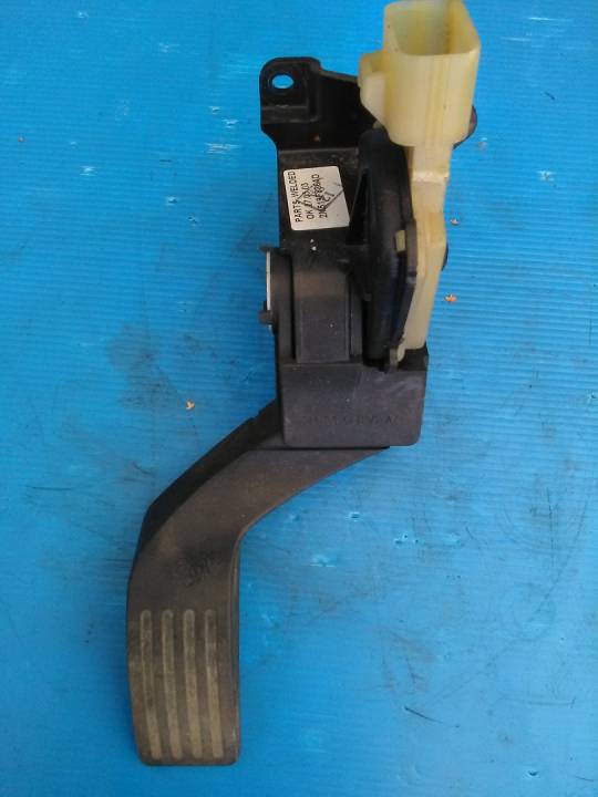 Plynový pedál - elektrický - FORD - FOCUS I (DAW, DBW)