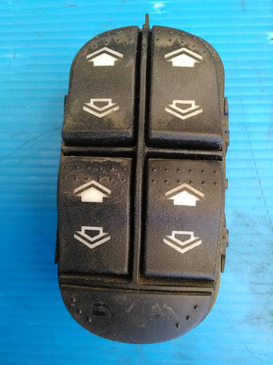 Ovládání stahování oken u řidiče - elektrické - FORD - FOCUS I (DAW, DBW)