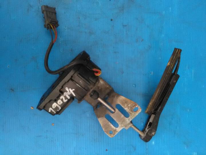 Stěrač levého předního světla - SAAB - 9-5 combi (YS3E)