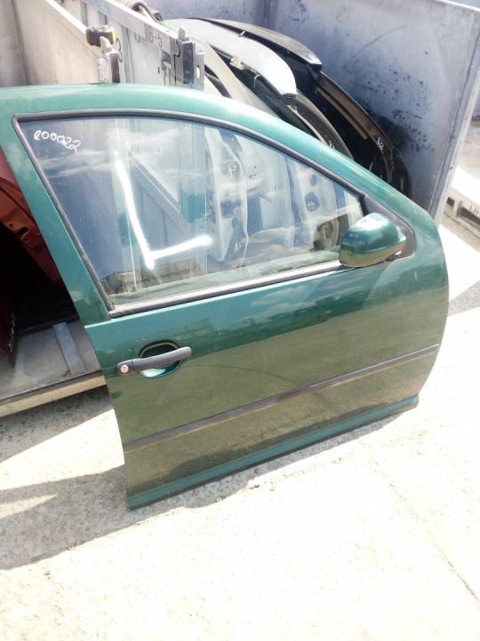 Dveře pravé přední - VOLKSWAGEN - GOLF IV (1J1)