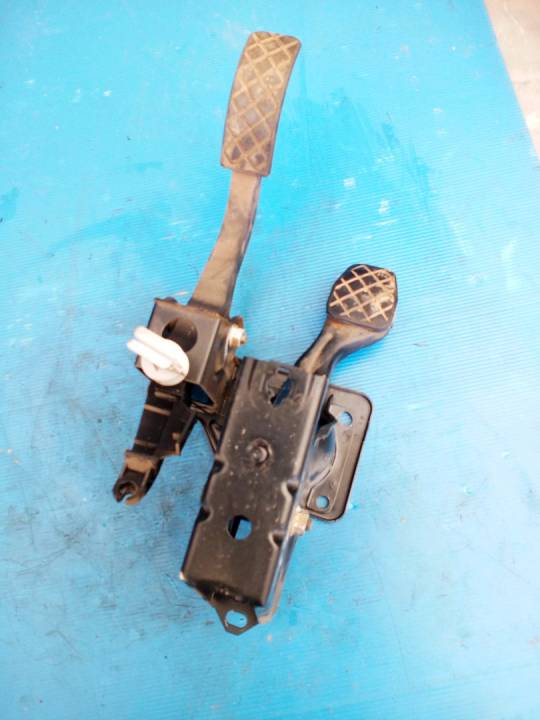 Pedály - VOLKSWAGEN - GOLF IV (1J1)