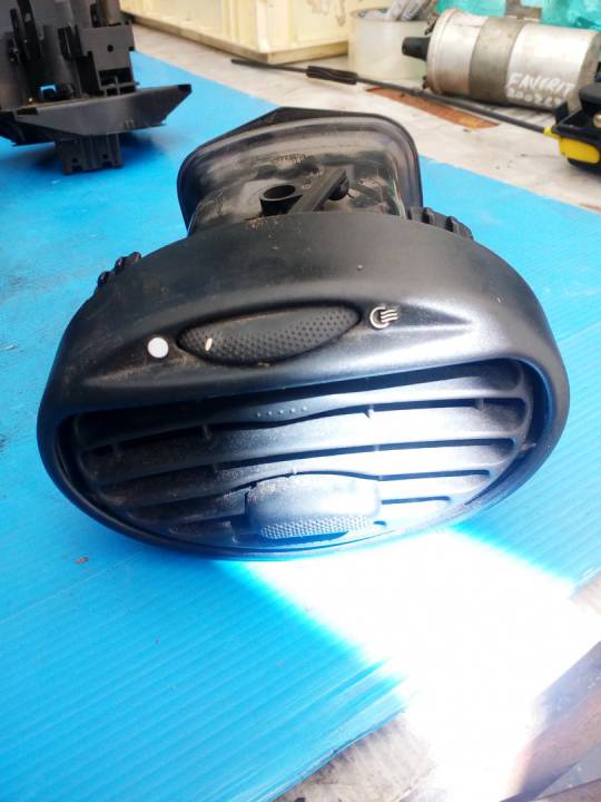 Ventilace palubní desky - FORD - FOCUS I (DAW, DBW)