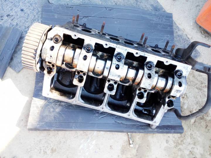 Hlava motoru - ŠKODA - OCTAVIA II combi (1Z5)
