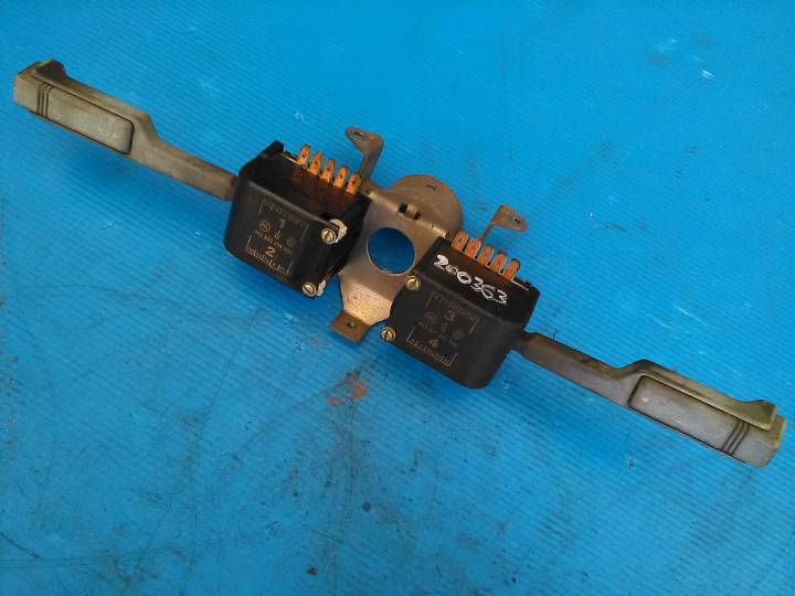 Ovládací páčky světel a stěračů pod volantem - ŠKODA - FAVORIT Forman (785)