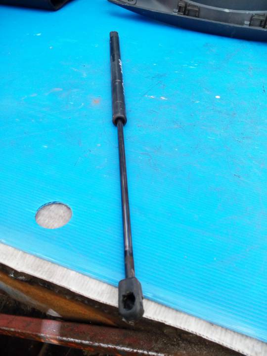 Vzpěra kufru - ŠKODA - FELICIA I (6U1)