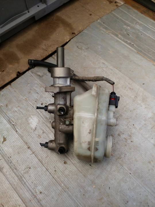 Brzdový válec s nádobkou (bez víčka) - ŠKODA - FABIA I (6Y2)