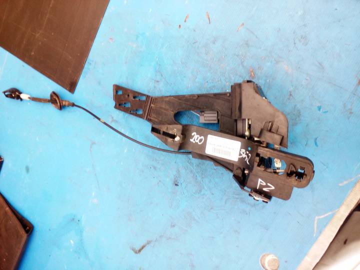 Zámek centrál pravý zadní - FORD - FUSION (JU_)