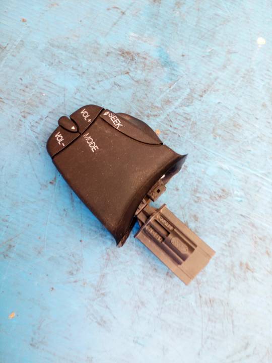 Ovládání rádia na volantu - FORD - FUSION (JU_)