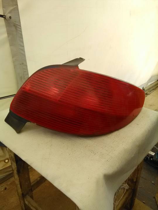 Pravé zadní světlo - PEUGEOT - 206 hatchback (2A/C)