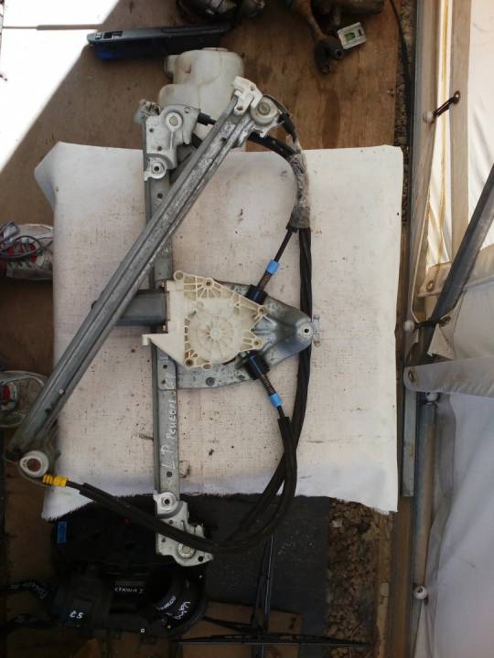 Motorek stahování oken levý přední - PEUGEOT - 607 (9D, 9U)