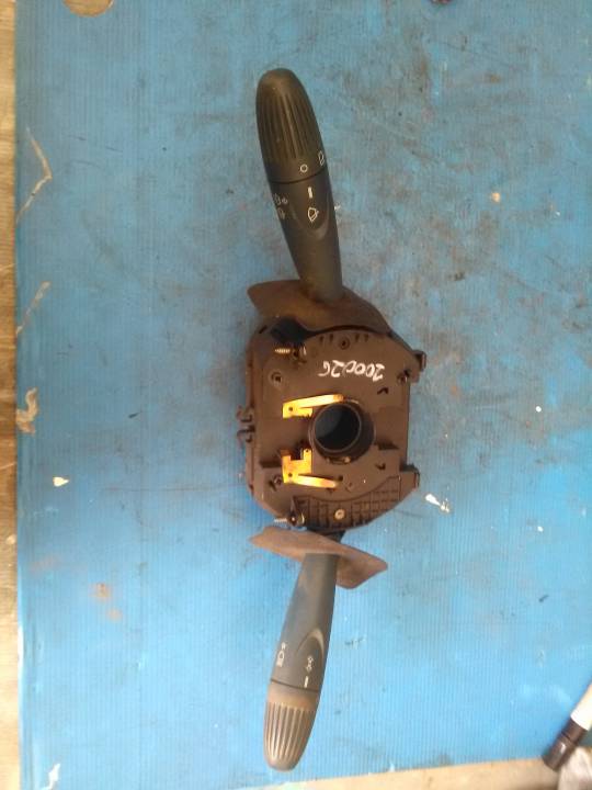 Ovládací páčky světel a stěračů pod volantem - FIAT - DOBLO Cargo (223_)