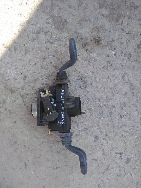 Ovládací páčky světel a stěračů pod volantem - ŠKODA - FELICIA I (6U1)