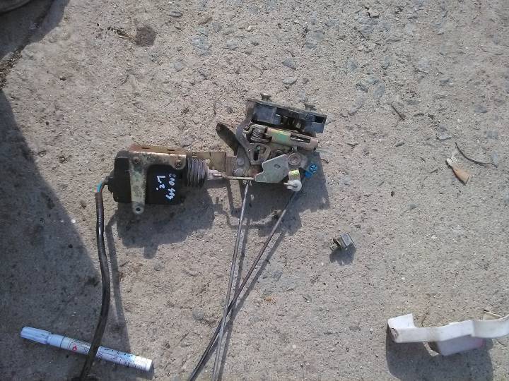 Zámek levých zadních dveří - centrální - ŠKODA - FELCIA COMBI ,5Dv.