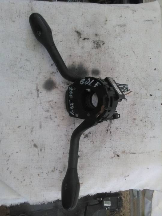 Ovládací páčky světel a stěračů pod volantem - VOLKSWAGEN - GOLF III (1H1)