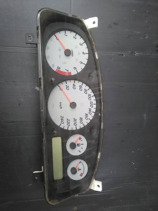 Ukazatel rychlosti a budíky - NISSAN - PRIMERA (P11)