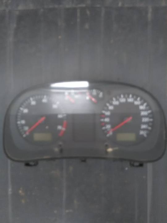Ukazatel rychlosti a budíky - VOLKSWAGEN - GOLF IV (1J1)