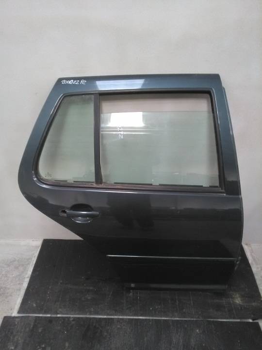 Pravé zadní dveře - VOLKSWAGEN - GOLF IV (1J1)