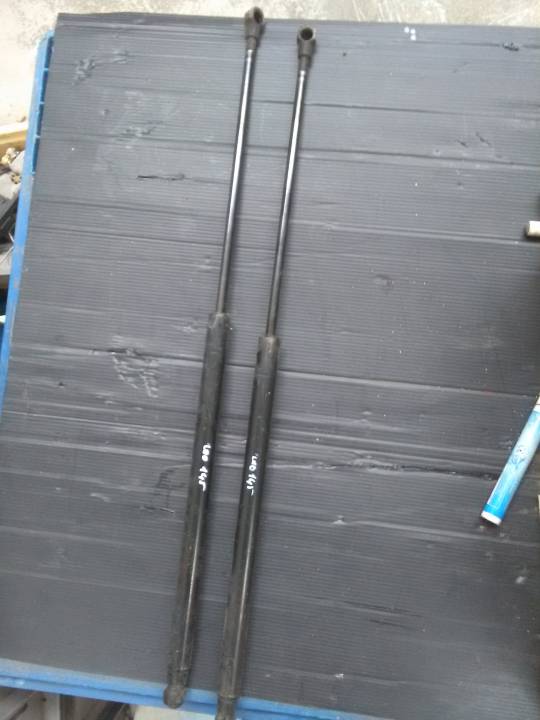 Vzpěry pátých dveří 2ks - KIA - SORENTO I (JC)