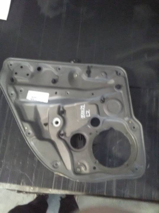 Stahování levého zadního okna - VOLKSWAGEN - GOLF IV (1J1)