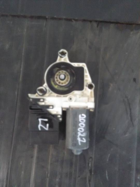 Stahování levého zadního okna - VOLKSWAGEN - GOLF IV (1J1)