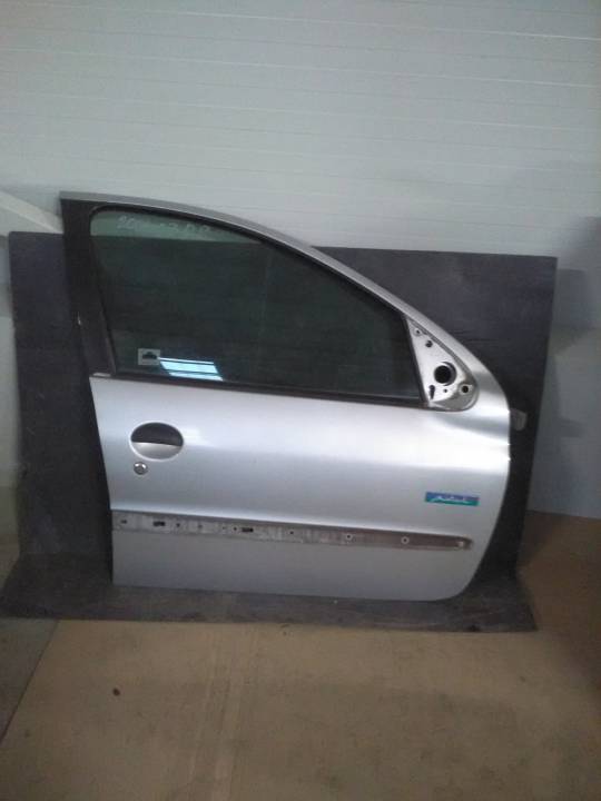 Pravé přední dveře - PEUGEOT - 206 hatchback (2A/C)